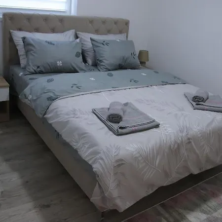 Golub Apartment *